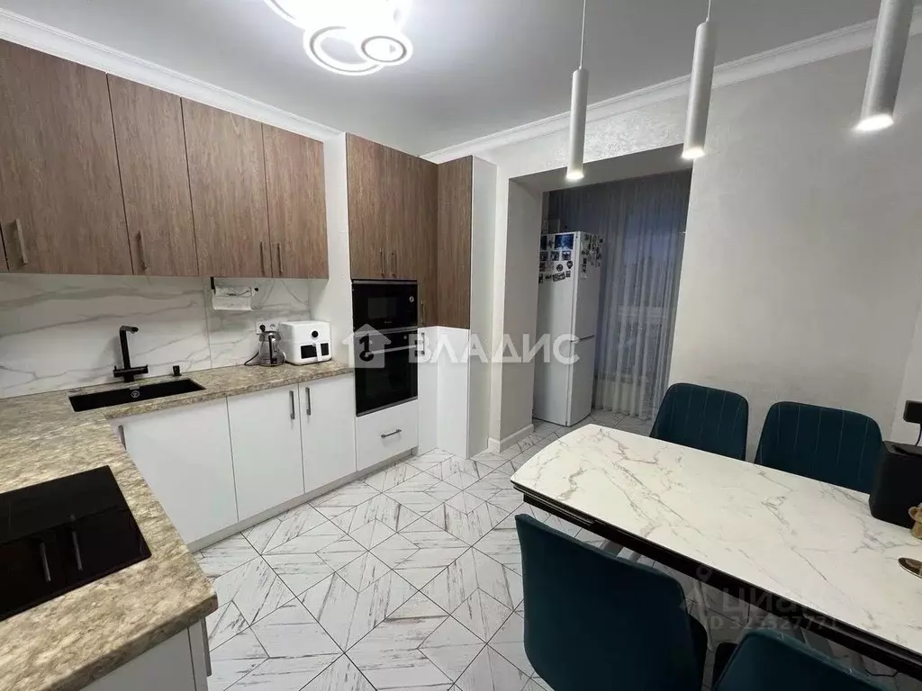 3-к кв. Белгородская область, Белгород ул. Есенина, 38Б (90.57 м) - Фото 1