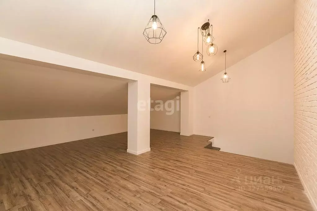 Таунхаус в Тюменская область, Тюмень ул. Алексея Рогожина (120 м) - Фото 1