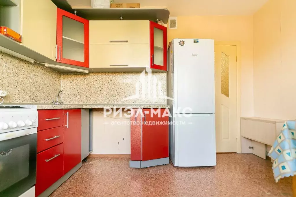 1-к кв. Брянская область, Брянск ул. Красный Маяк, 123 (42.0 м) - Фото 1