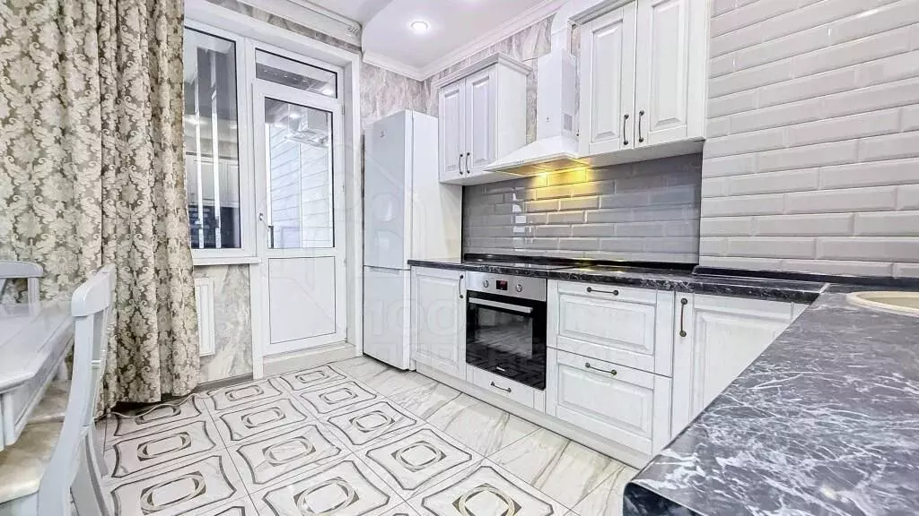 2-к кв. Иркутская область, Иркутск ул. Декабрьских Событий, 31 (66.7 ... - Фото 0