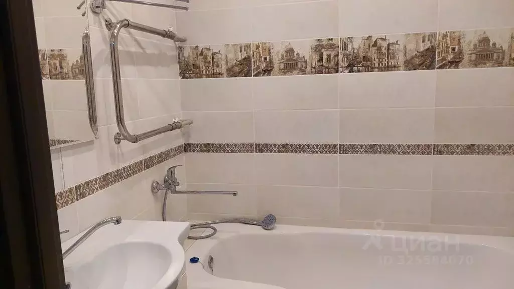 2-к кв. Белгородская область, Белгород Вокзальная ул., 26А (76.0 м) - Фото 2