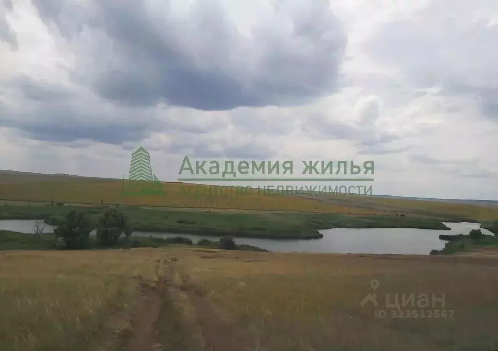 Участок в Саратовская область, Красноармейский район, Гвардейское ... - Фото 1