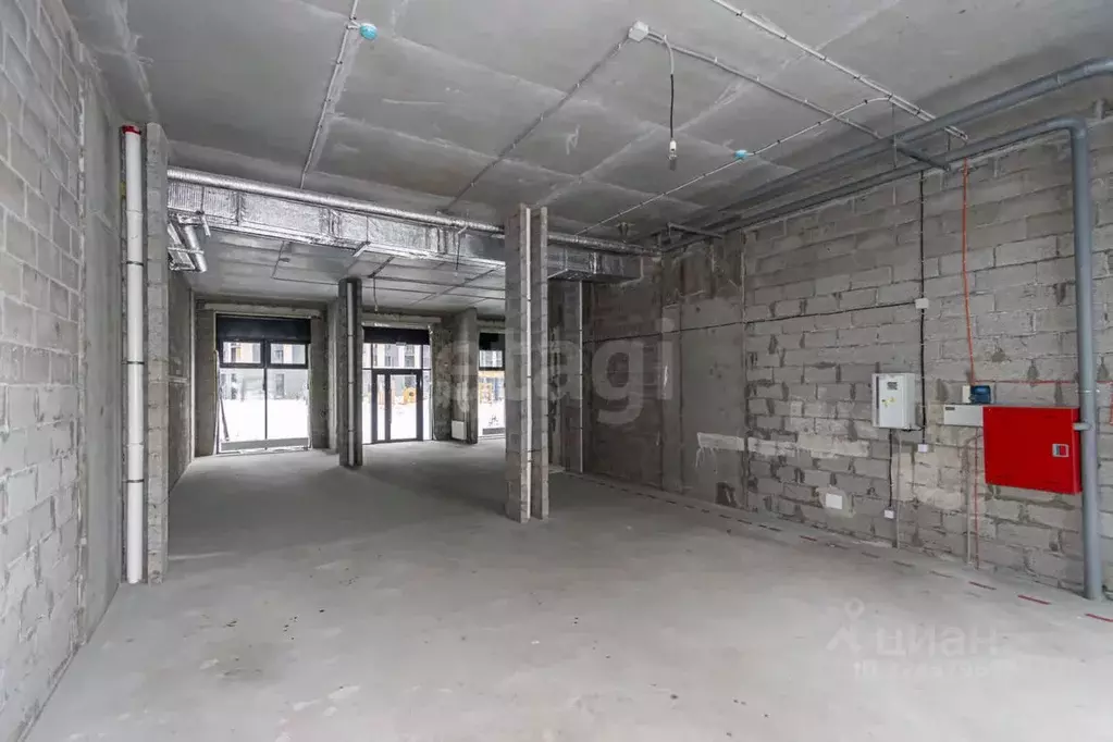 Помещение свободного назначения в Тюменская область, Тюмень ул. Андрея ... - Фото 1