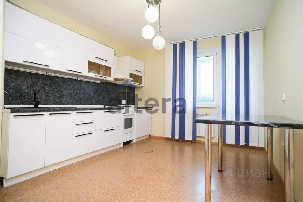 3-к кв. Татарстан, Казань ул. Виктора Сажинова, 3 (82.0 м) - Фото 0
