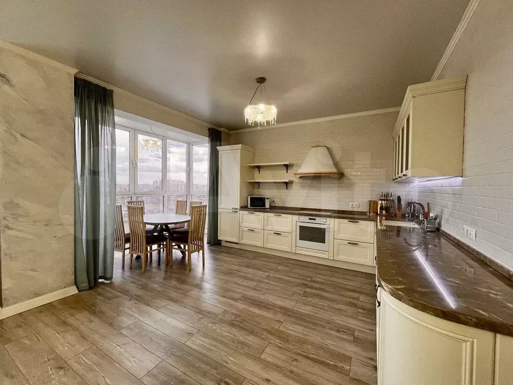 3-к. квартира, 100 м, 14/17 эт. - Фото 1