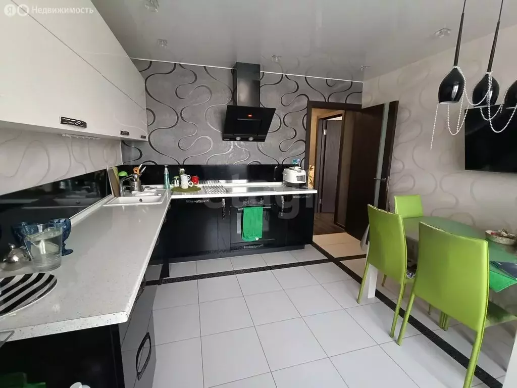 3-комнатная квартира: Тюмень, улица Николая Семёнова, 25 (90 м) - Фото 2