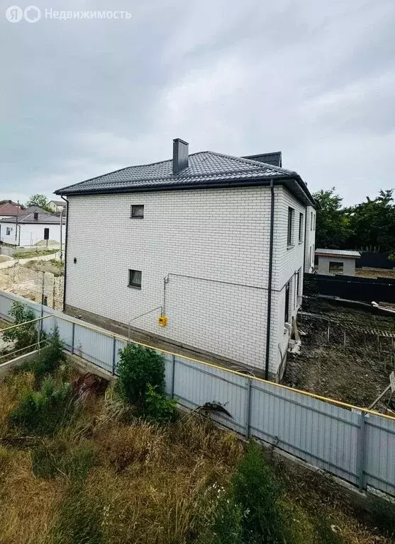 Дом в Анапская, улица Лукьяненко (140 м) - Фото 1