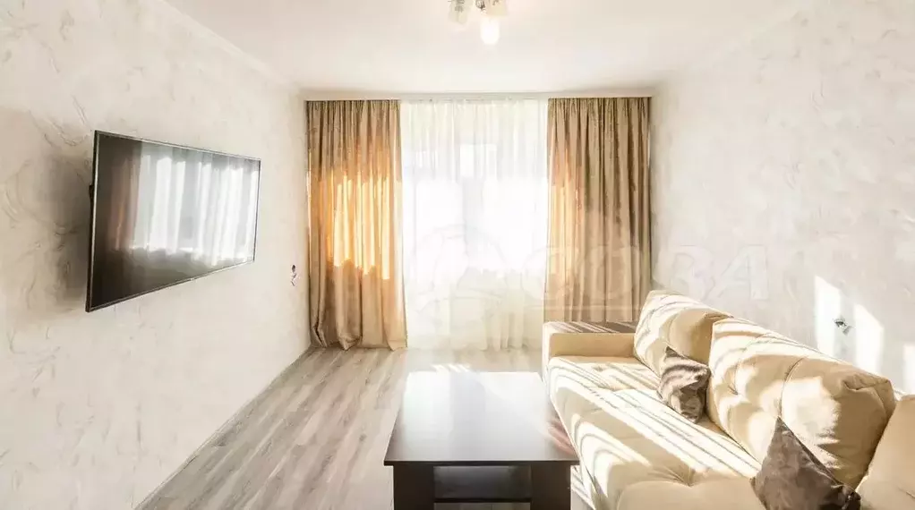2-к кв. Тюменская область, Тюмень ул. Мельникайте, 136 (53.6 м) - Фото 1