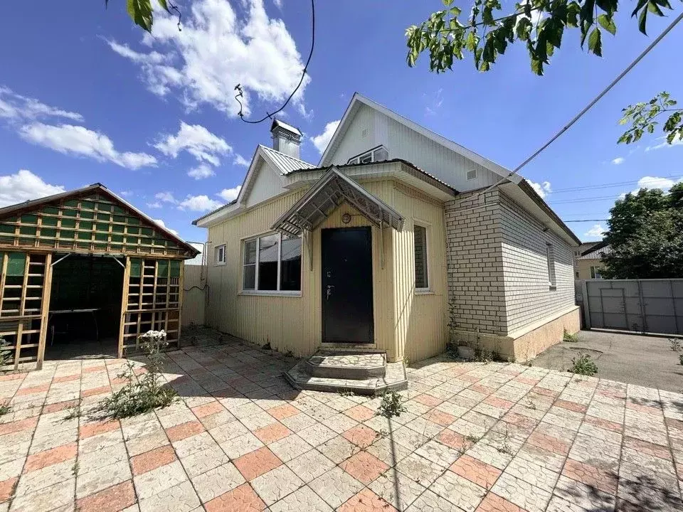Дом в Саратовская область, Вольск ул. Клочкова, 3 (157 м) - Фото 1