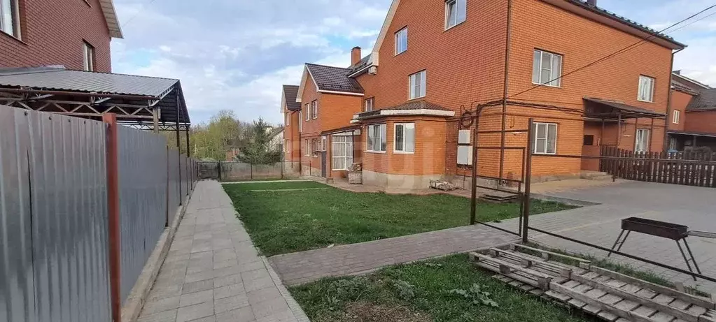 Таунхаус в Тульская область, Тула городской округ, д. Старое Басово ... - Фото 0