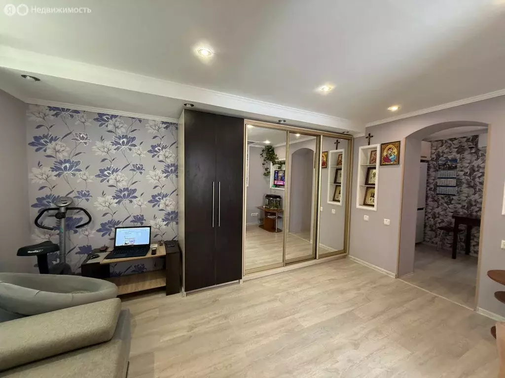 3-комнатная квартира: Кореиз, Южная улица, 24 (98 м) - Фото 1