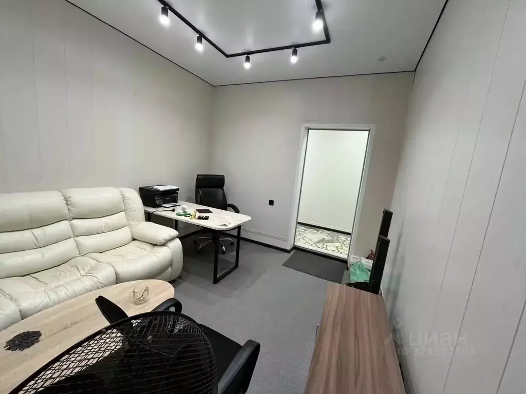 Офис в Ульяновская область, Ульяновск ул. Автомобилистов, 3 (12 м) - Фото 2