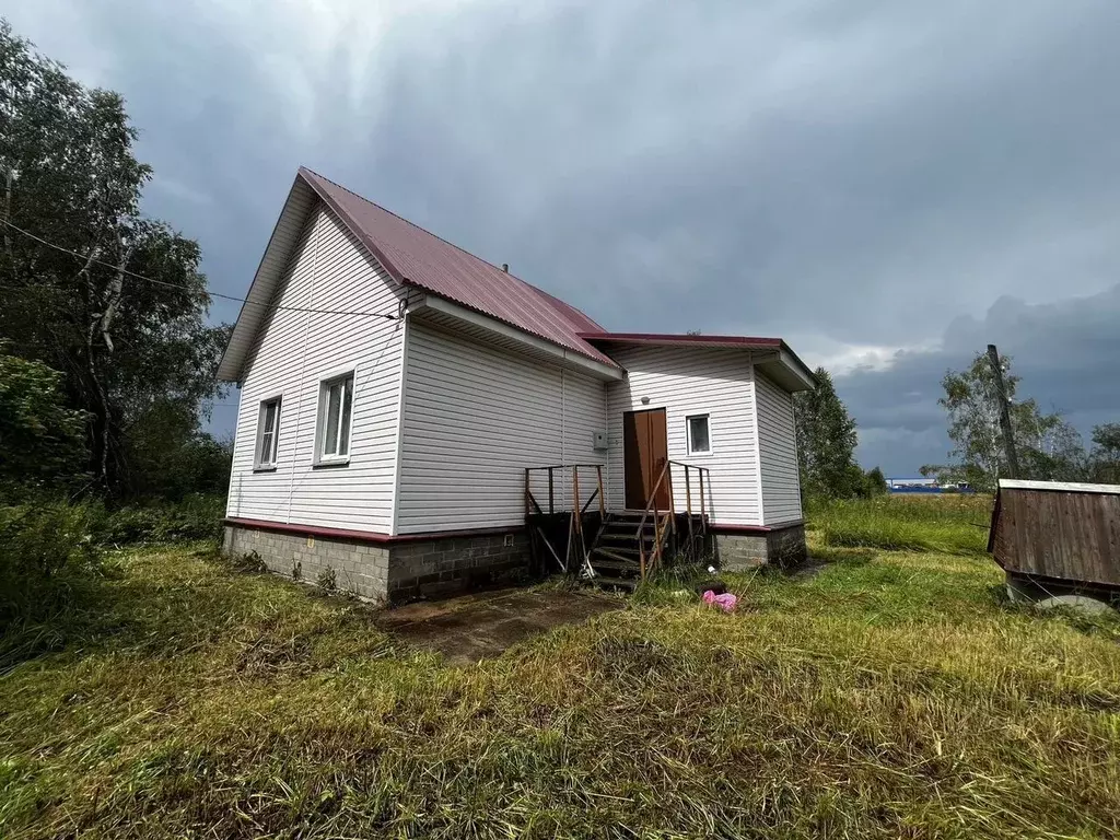 Дом в Тверская область, Зубцовский муниципальный округ, с. Погорелое ... - Фото 1
