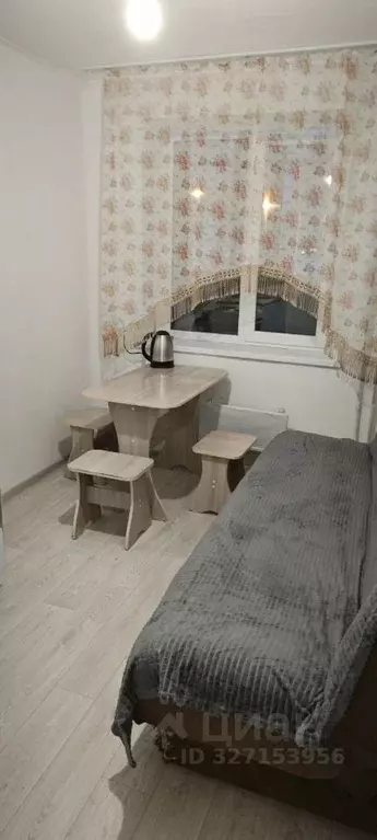 Комната Свердловская область, Екатеринбург ул. Родонитовая, 1 (11.0 м) - Фото 2