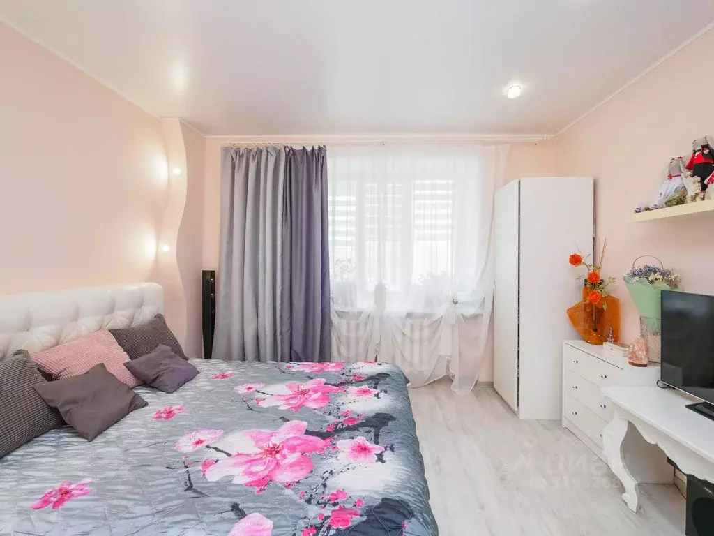 2-к кв. Омская область, Омск ул. Малиновского, 19 (70.0 м) - Фото 1