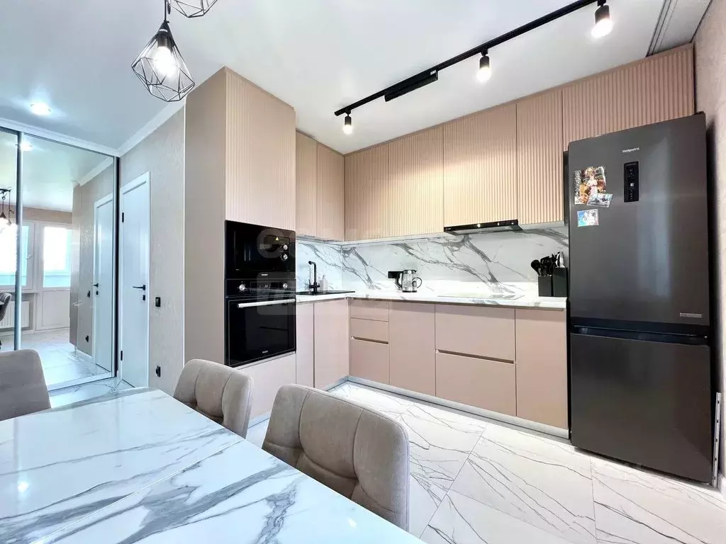 2-к кв. Оренбургская область, Оренбург ул. Автомобилистов, 13 (58.8 м) - Фото 1