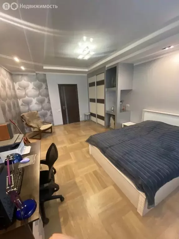 6-комнатная квартира: Таганрог, улица Пальмиро Тольятти, 3Б (239 м) - Фото 0
