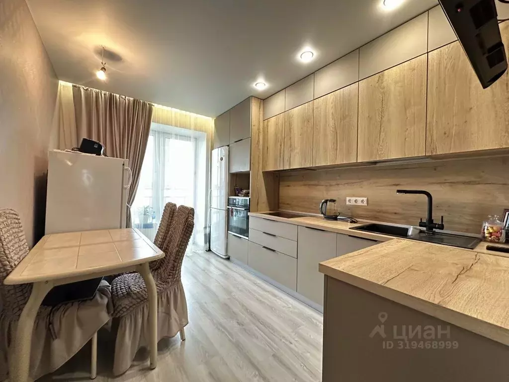 2-к кв. Татарстан, Казань ул. Азата Аббасова, 3 (53.5 м) - Фото 0