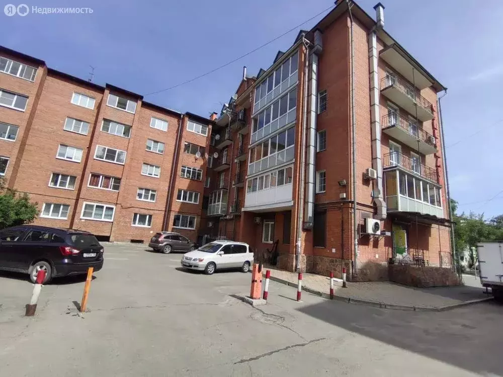 Квартира-студия: Иркутск, улица Ядринцева, 25 (301.5 м) - Фото 1