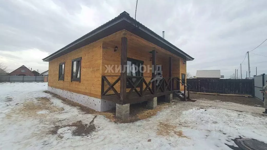 Дом в Хакасия, Усть-Абаканский район, с. Калинино ул. Арбузная (113 м) - Фото 0