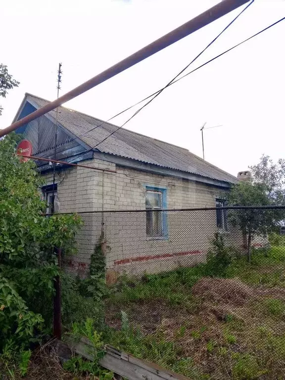 Дом в муниципальное образование Саратов, рабочий посёлок Красный ... - Фото 1