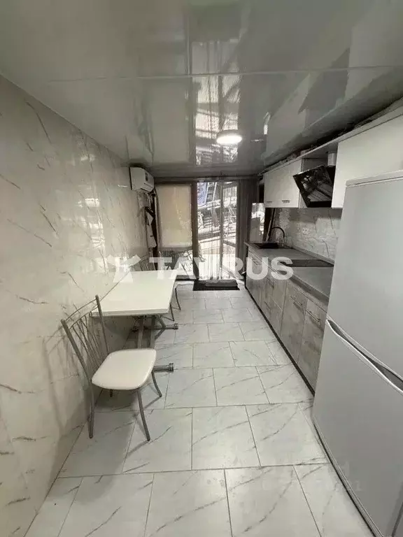 Гараж в Крым, Алушта муниципальный округ, пос. Семидворье, Военный ... - Фото 1