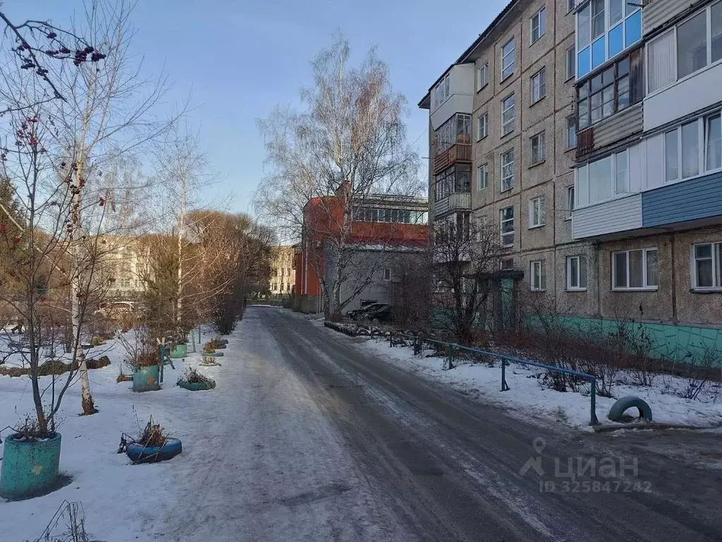 3-к кв. Омская область, Омск ул. Василия Маргелова, 239 (47.2 м) - Фото 2