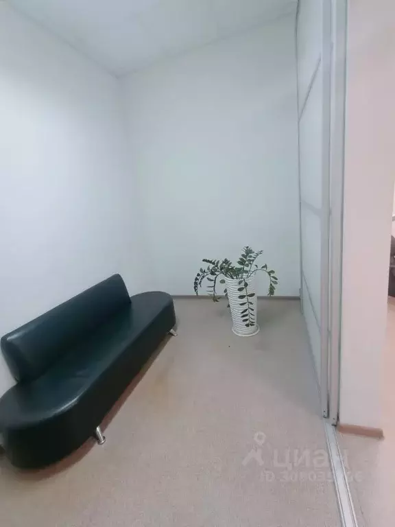 Помещение свободного назначения в Красноярский край, Красноярск ул. ... - Фото 1