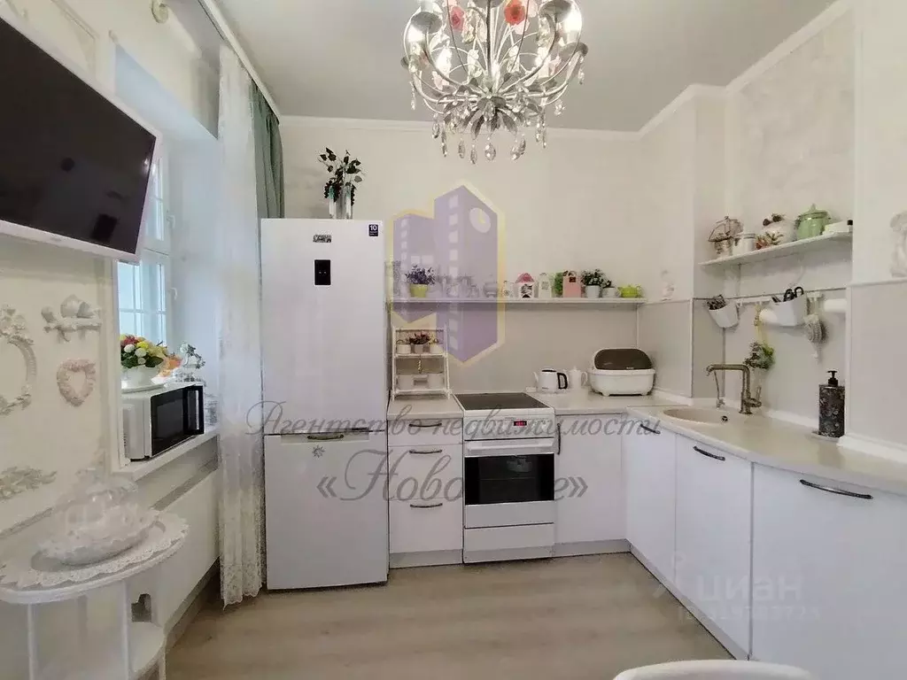 1-к кв. Белгородская область, Старый Оскол Космос мкр, 14 (41.2 м) - Фото 1