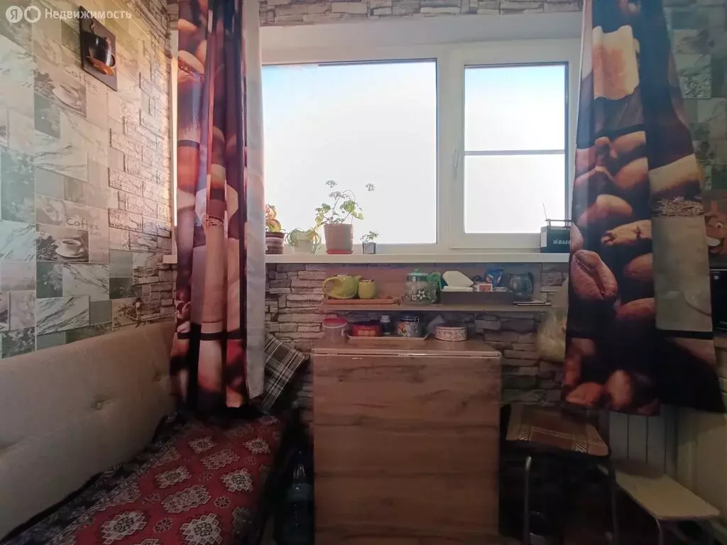 3-комнатная квартира: деревня Малое Верево, улица Кутышева, 10 (63 м) - Фото 2