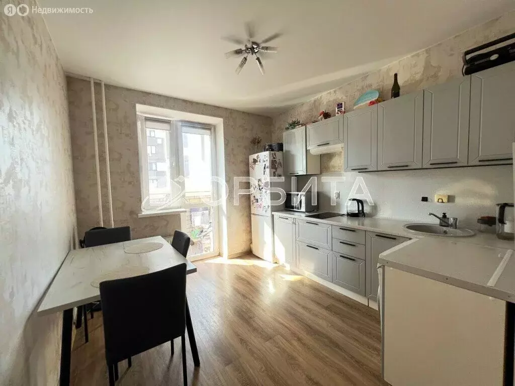 1-комнатная квартира: Тюмень, улица Раушана Абдуллина, 2 (34.1 м) - Фото 0