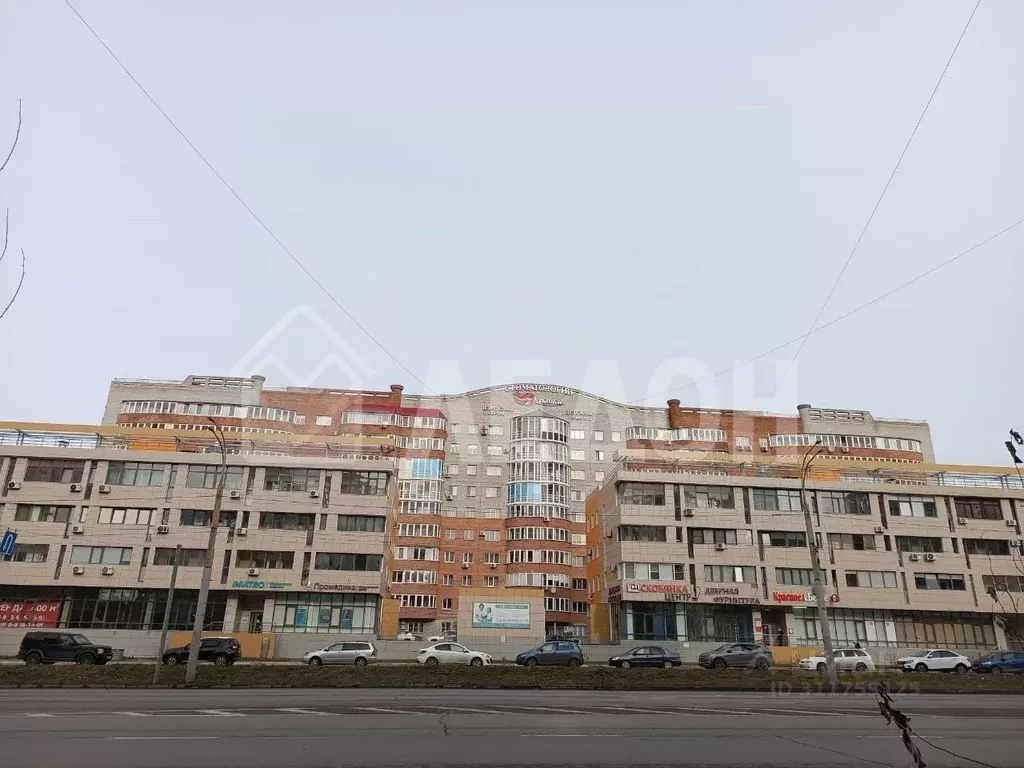 3-к кв. Омская область, Омск ул. Масленникова, 41 (79.2 м) - Фото 0