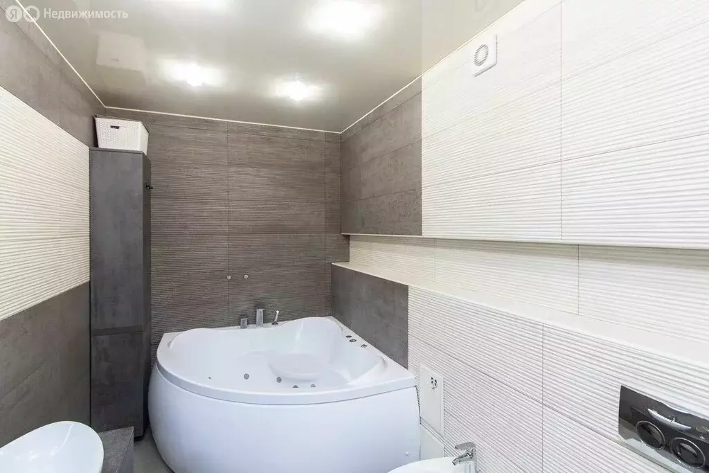 1-комнатная квартира: Тюмень, Харьковская улица, 68 (58.8 м) - Фото 1