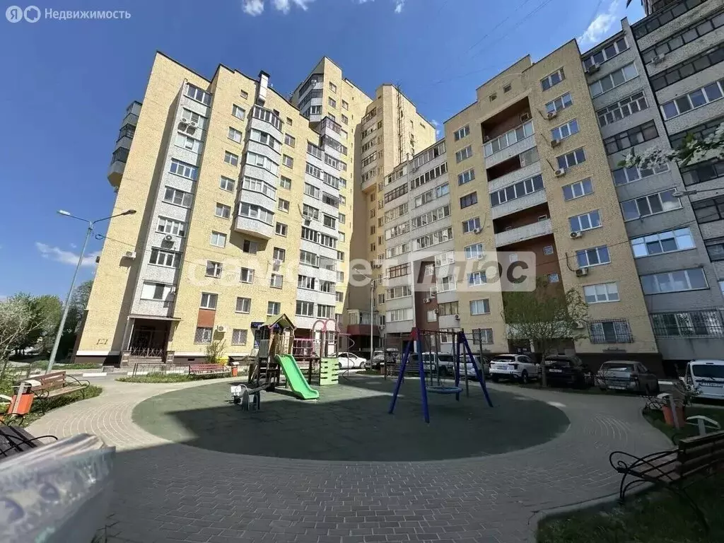 3-комнатная квартира: Белгород, улица Николая Чумичова, 70 (69.3 м) - Фото 1
