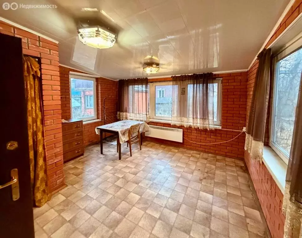 Дом в посёлок городского типа Кратово, улица Жуковского, 8 (200 м) - Фото 1