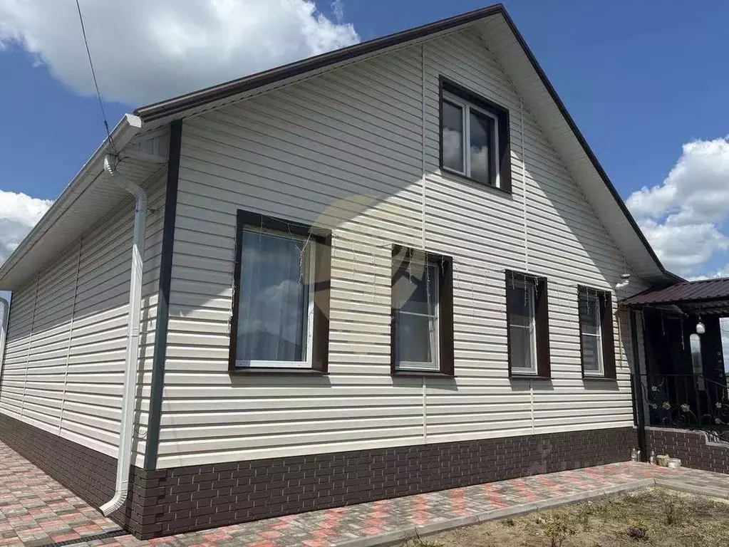 Дом в Белгородская область, Старооскольский городской округ, с. ... - Фото 0