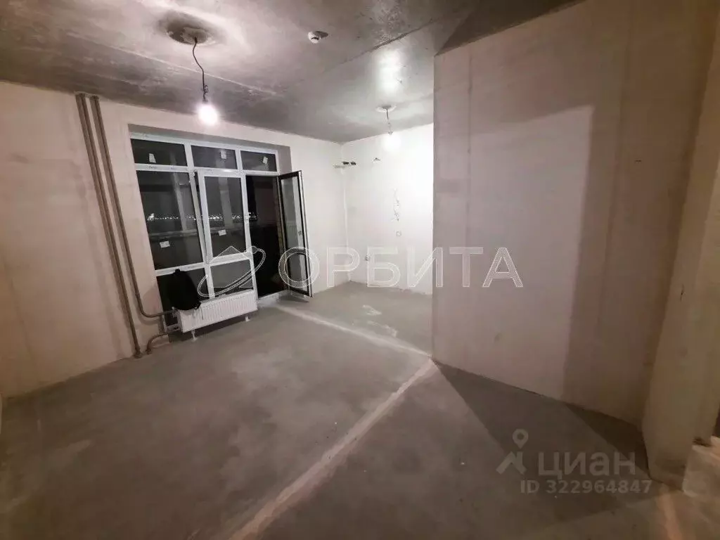 Студия Тюменская область, Тюмень ул. Тимофея Чаркова, 81к2 (28.9 м) - Фото 1