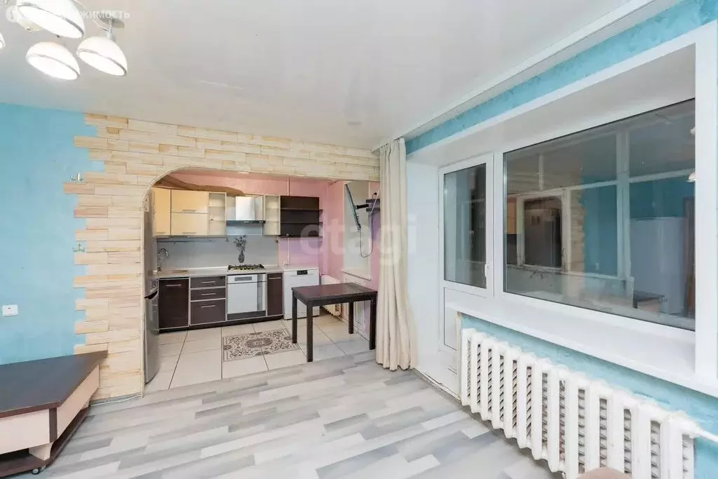 3-комнатная квартира: Пермь, улица Геологов, 19 (60 м) - Фото 1