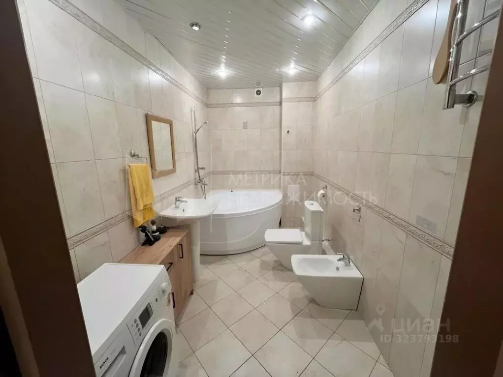 2-к кв. Тюменская область, Тюмень ул. Василия Гольцова, 15 (76.0 м) - Фото 1