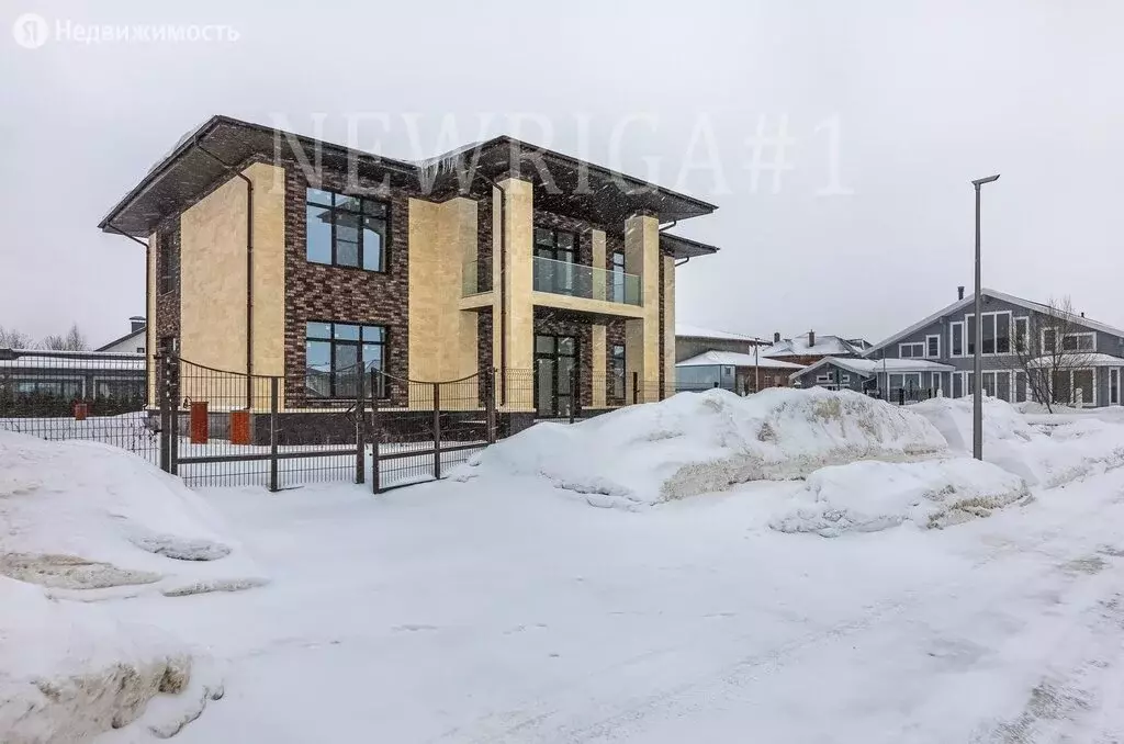 Дом в деревня Покровское, территория ЖК Новорижский (430 м) - Фото 1