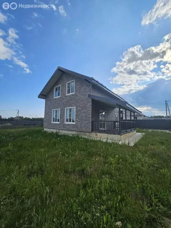 Дом в село Софьинка, Полевая улица (150 м) - Фото 1