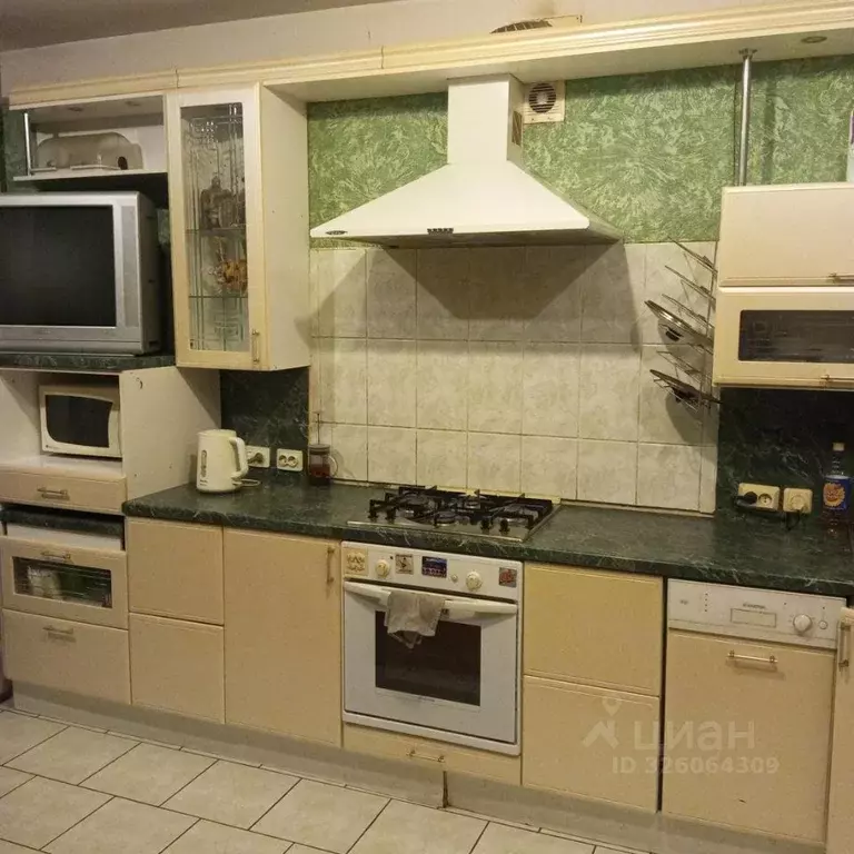 Комната Ленинградская область, Гатчина ул. Рощинская, 19 - Фото 1