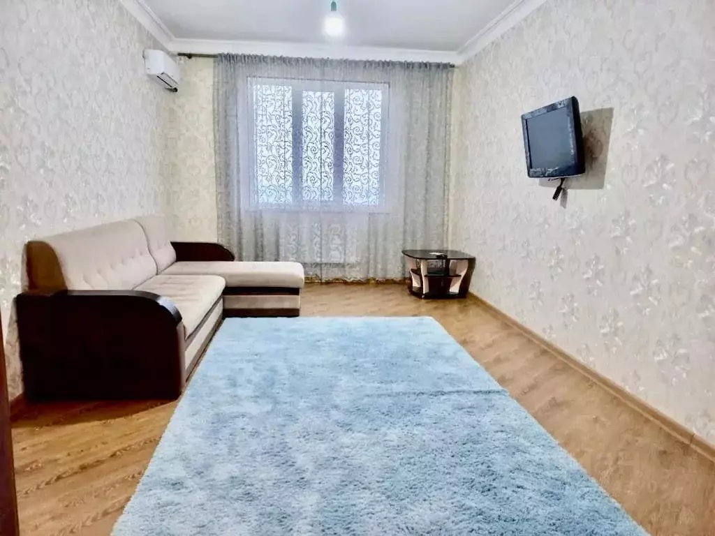 2-к кв. Дагестан, Махачкала ул. Времена Года, 15 (78.0 м) - Фото 1