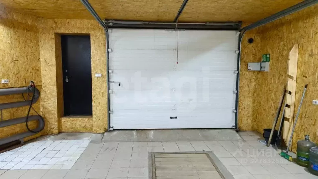 Гараж в Ямало-Ненецкий АО, Новый Уренгой Советский мкр,  (35 м) - Фото 1