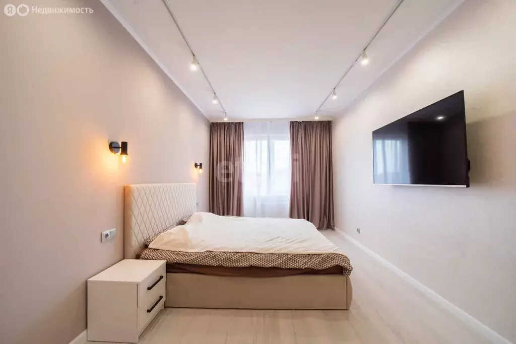 2-комнатная квартира: Калининград, Орудийная улица, 38В (70 м) - Фото 0