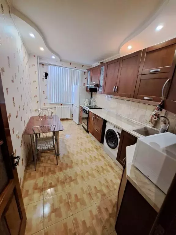 3-к. квартира, 60 м, 4/10 эт. - Фото 0