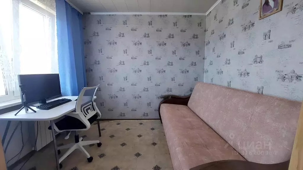 2-к кв. Омская область, Омск просп. Космический, 12 (45.0 м) - Фото 1