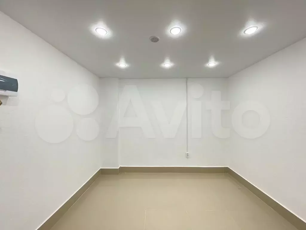 Сдаю помещение, 11 м2, новый ремонт, первая линия - Фото 1