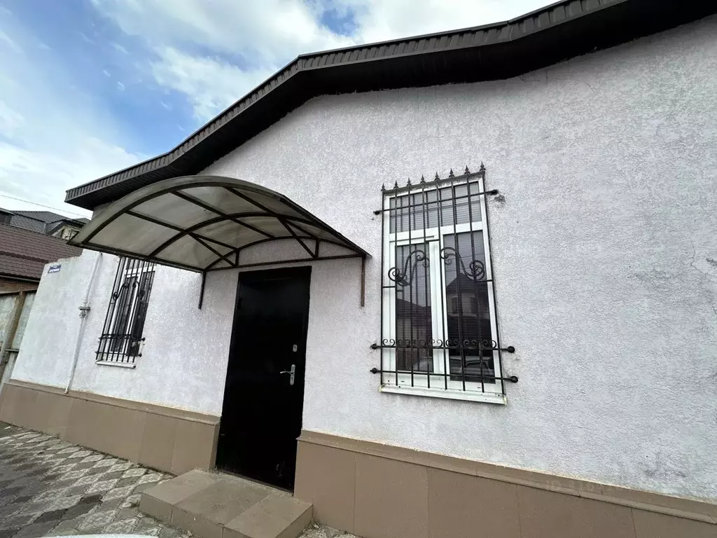 Дом в Кабардино-Балкария, Нальчик Дагестанская ул., 46 (30 м) - Фото 0