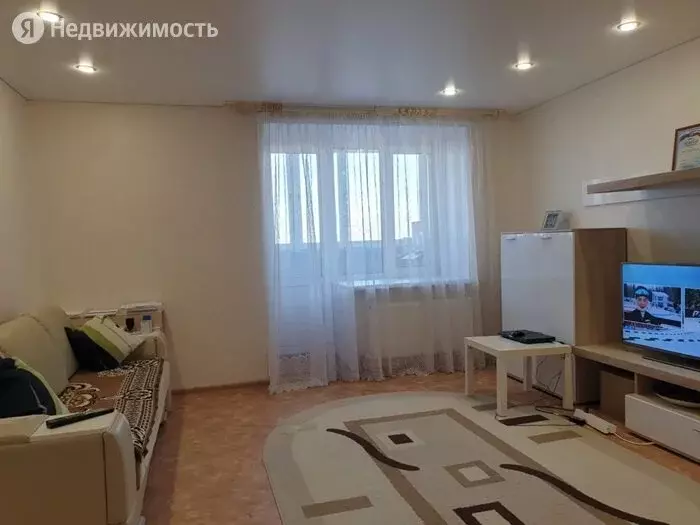 2-комнатная квартира: Зеленодольск, улица Тиховнина, 1 (57.2 м) - Фото 0